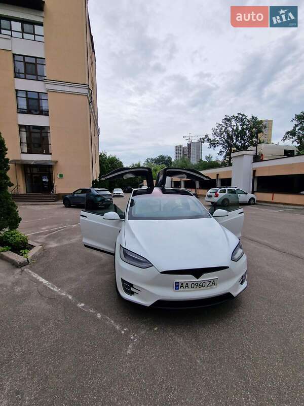 Внедорожник / Кроссовер Tesla Model X 2018 в Киеве