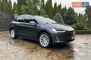 Внедорожник / Кроссовер Tesla Model X 2019 в Ровно