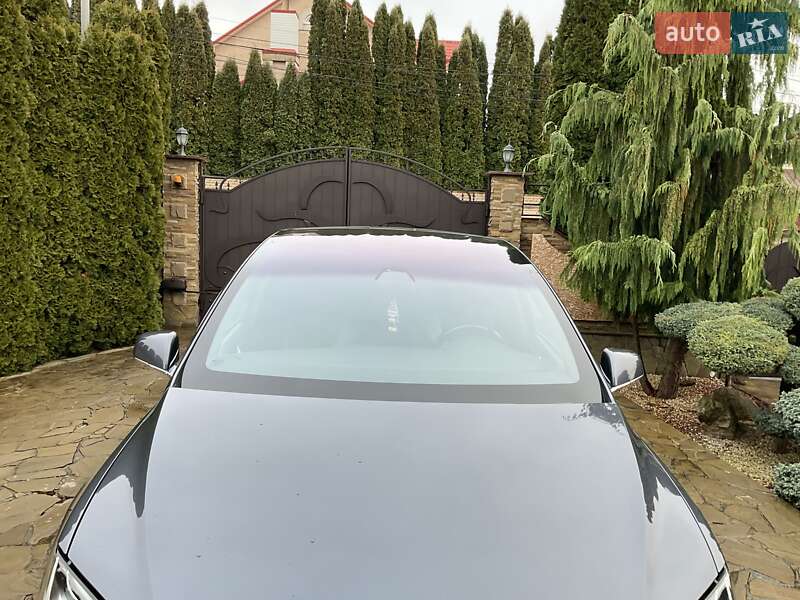 Внедорожник / Кроссовер Tesla Model X 2019 в Ровно