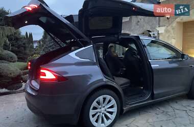 Внедорожник / Кроссовер Tesla Model X 2019 в Ровно