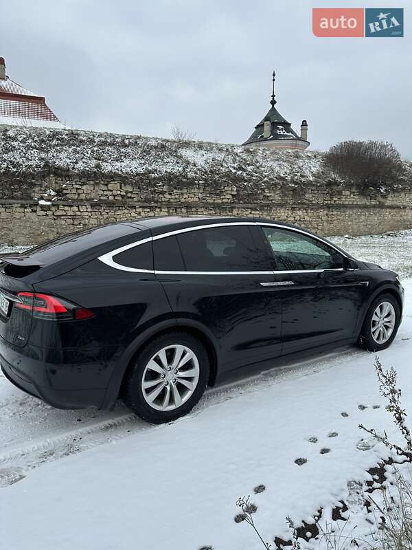 Внедорожник / Кроссовер Tesla Model X 2017 в Золочеве фото 5 Внедорожник / Кроссовер Tesla Model X 2017 в Золочеве