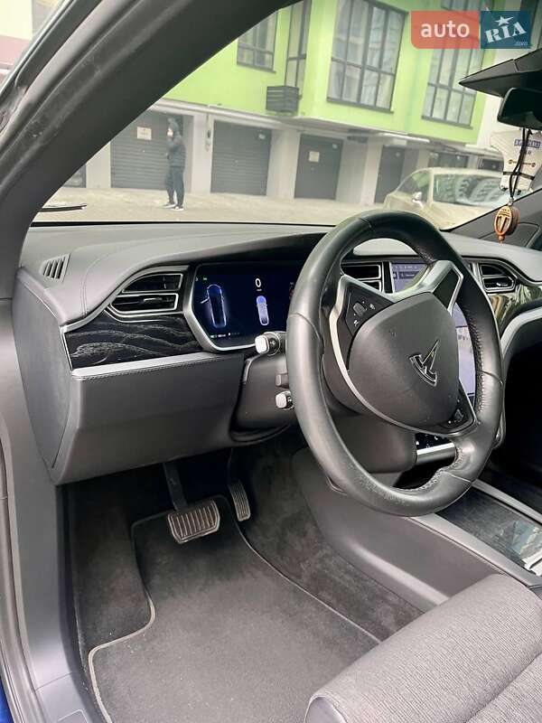 Внедорожник / Кроссовер Tesla Model X 2017 в Днепре фото 12 Внедорожник / Кроссовер Tesla Model X 2017 в Днепре