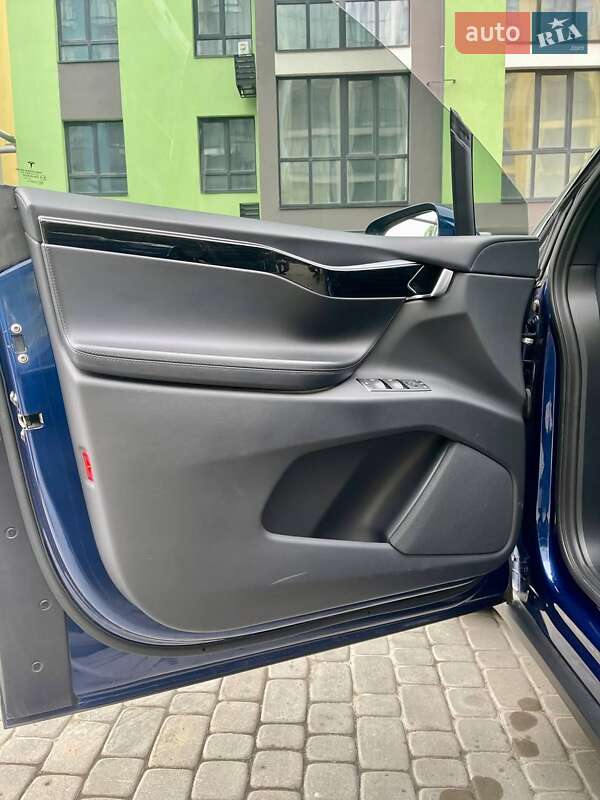 Внедорожник / Кроссовер Tesla Model X 2017 в Днепре фото 17 Внедорожник / Кроссовер Tesla Model X 2017 в Днепре