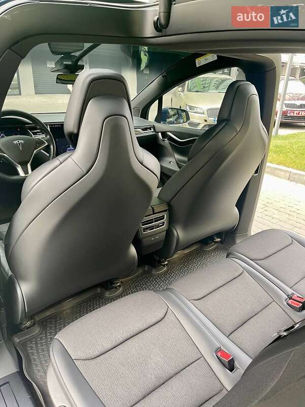 Внедорожник / Кроссовер Tesla Model X 2017 в Днепре фото 26 Внедорожник / Кроссовер Tesla Model X 2017 в Днепре