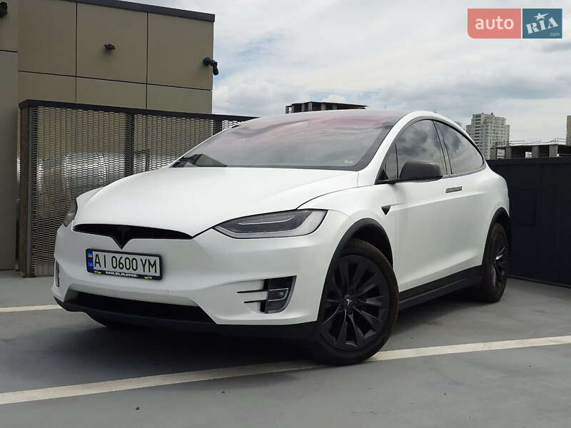 Внедорожник / Кроссовер Tesla Model X 2019 в Киеве