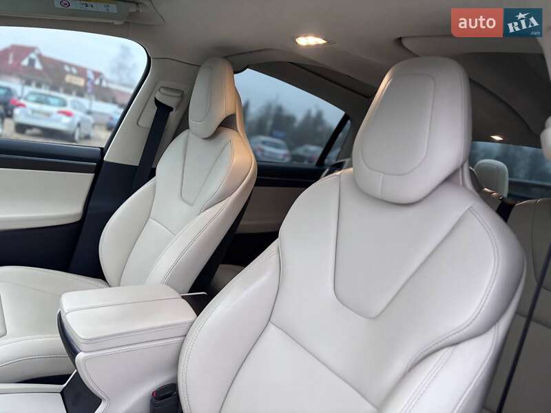 Внедорожник / Кроссовер Tesla Model X 2018 в Коломые