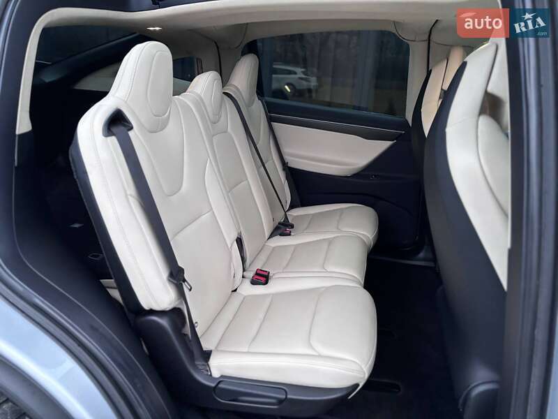 Внедорожник / Кроссовер Tesla Model X 2018 в Коломые