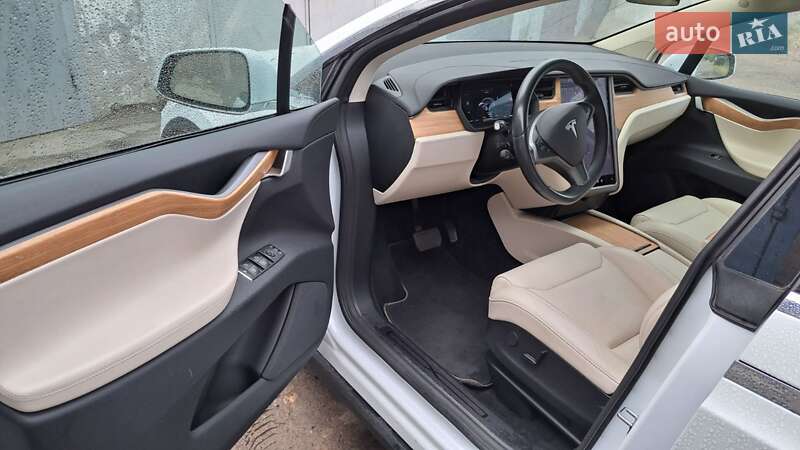 Внедорожник / Кроссовер Tesla Model X 2018 в Костополе