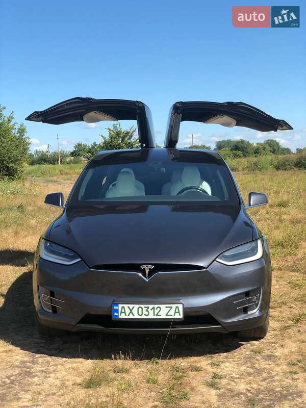 Внедорожник / Кроссовер Tesla Model X 2016 в Полтаве фото 3 Внедорожник / Кроссовер Tesla Model X 2016 в Полтаве