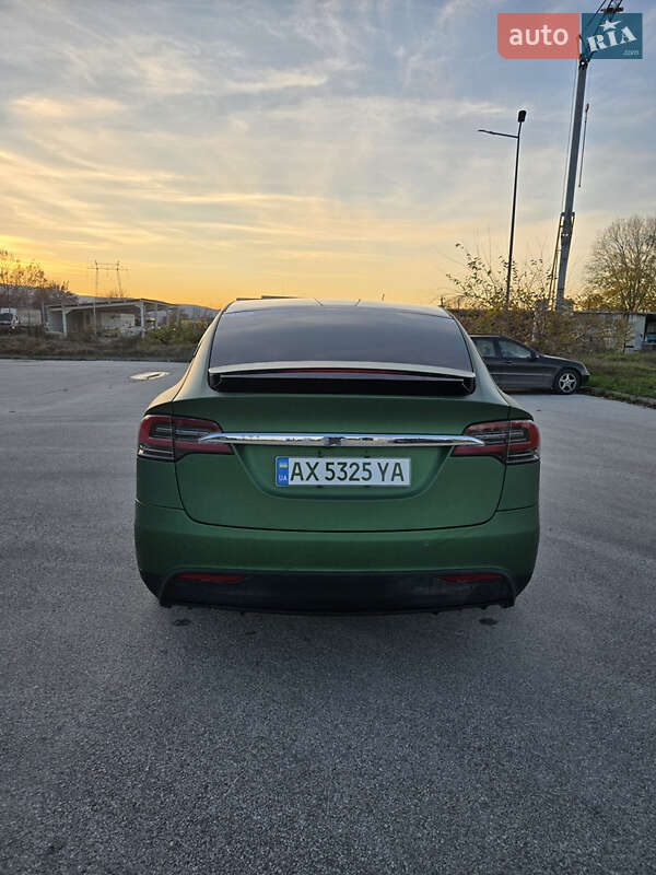 Позашляховик / Кросовер Tesla Model X 2016 в Харкові