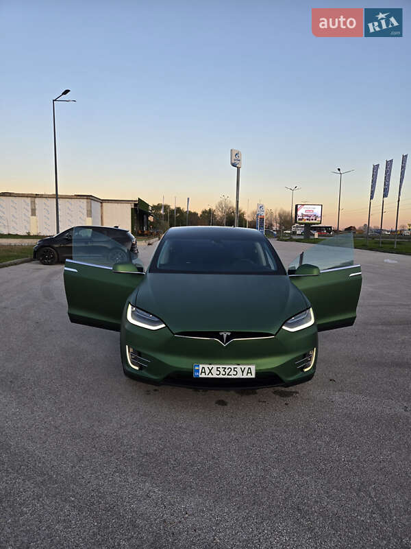 Позашляховик / Кросовер Tesla Model X 2016 в Харкові