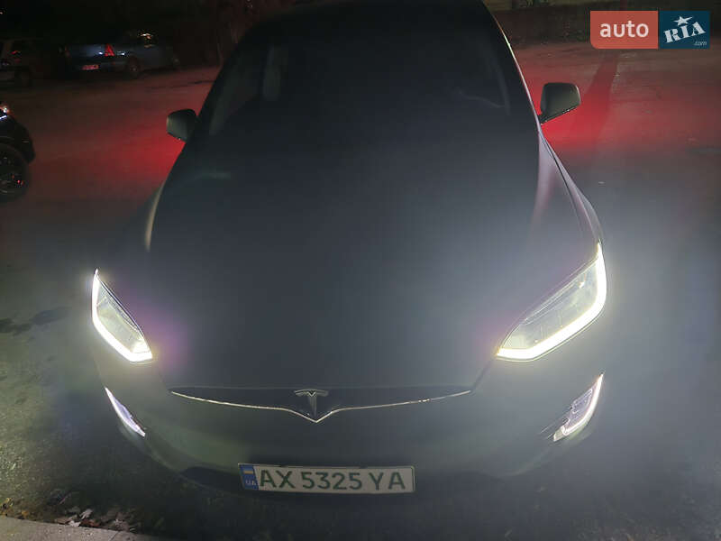Позашляховик / Кросовер Tesla Model X 2016 в Харкові