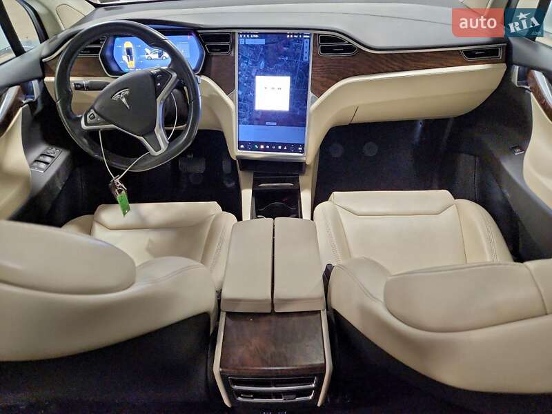 Внедорожник / Кроссовер Tesla Model X 2017 в Полтаве фото 8 Внедорожник / Кроссовер Tesla Model X 2017 в Полтаве