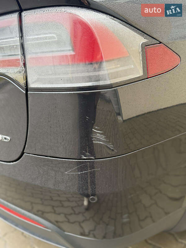 Позашляховик / Кросовер Tesla Model X 2017 в Радехові