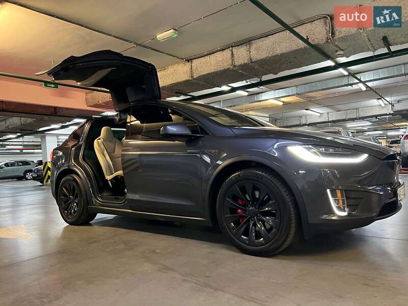 Позашляховик / Кросовер Tesla Model X 2016 в Запоріжжі фото 2 Позашляховик / Кросовер Tesla Model X 2016 в Запоріжжі