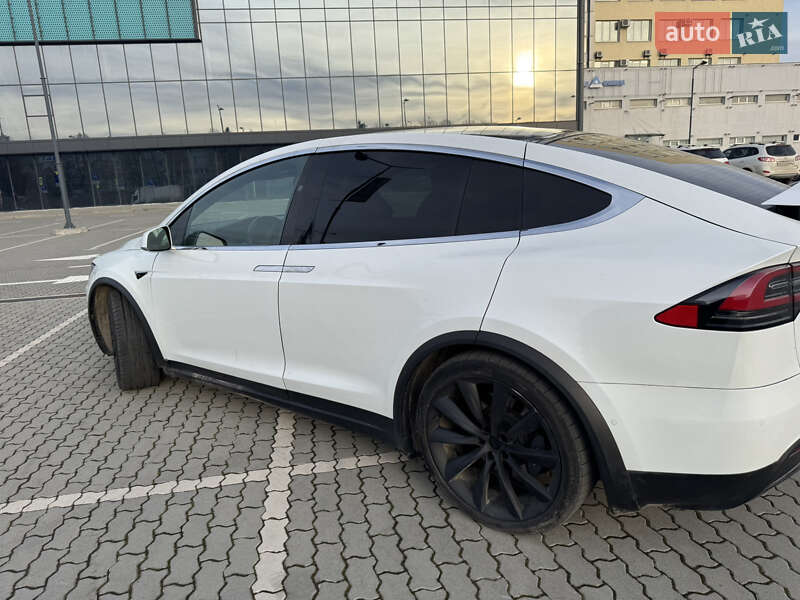 Внедорожник / Кроссовер Tesla Model X 2019 в Львове