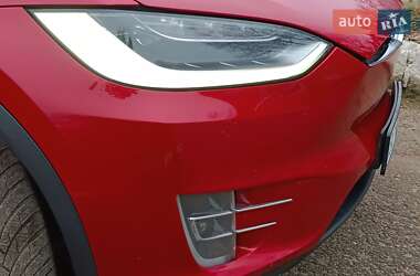 Позашляховик / Кросовер Tesla Model X 2017 в Стрию