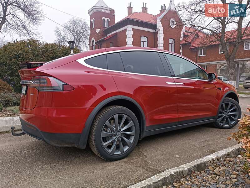 Внедорожник / Кроссовер Tesla Model X 2017 в Стрые