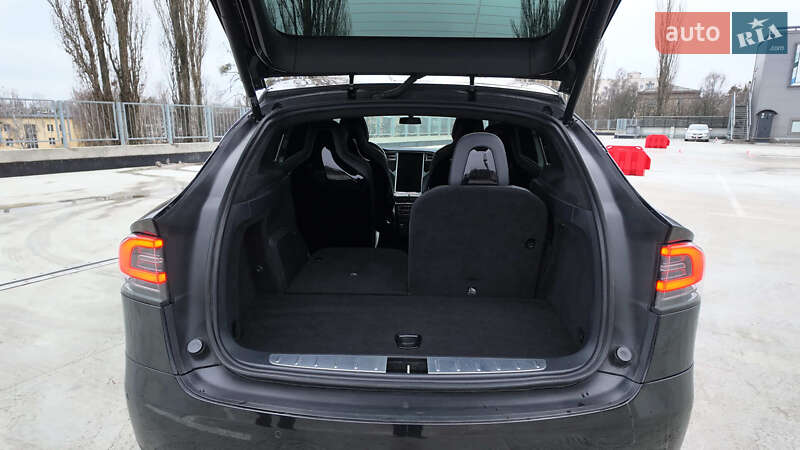 Внедорожник / Кроссовер Tesla Model X 2016 в Киеве