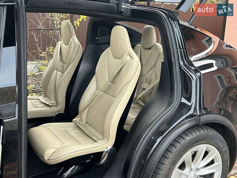 Внедорожник / Кроссовер Tesla Model X 2016 в Киеве