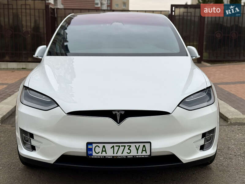Позашляховик / Кросовер Tesla Model X 2019 в Умані