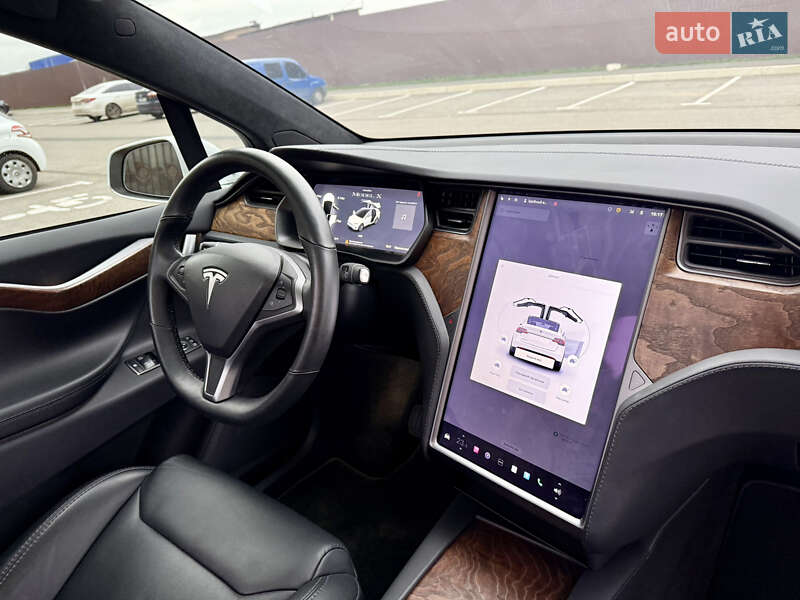 Позашляховик / Кросовер Tesla Model X 2019 в Умані