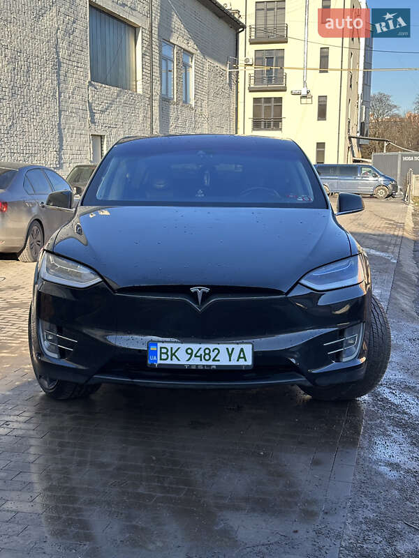 Внедорожник / Кроссовер Tesla Model X 2016 в Ровно