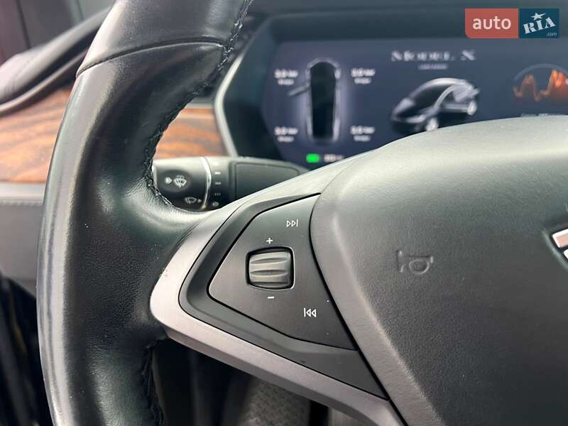 Внедорожник / Кроссовер Tesla Model X 2019 в Киеве