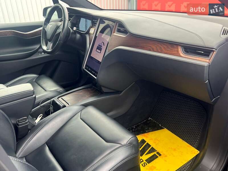 Внедорожник / Кроссовер Tesla Model X 2019 в Киеве