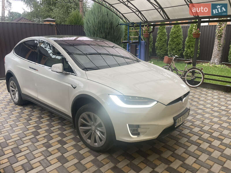 Внедорожник / Кроссовер Tesla Model X 2019 в Ирпене