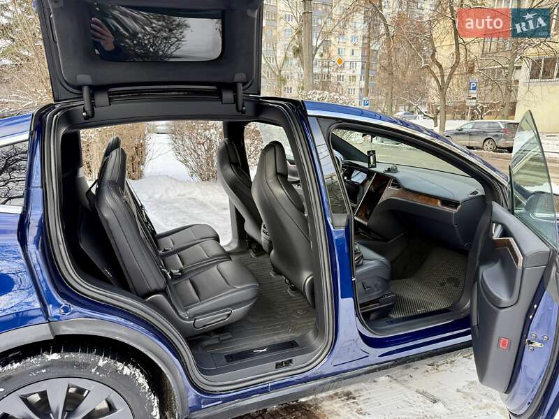 Внедорожник / Кроссовер Tesla Model X 2018 в Киеве