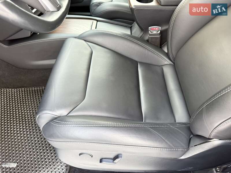 Внедорожник / Кроссовер Tesla Model X 2018 в Киеве