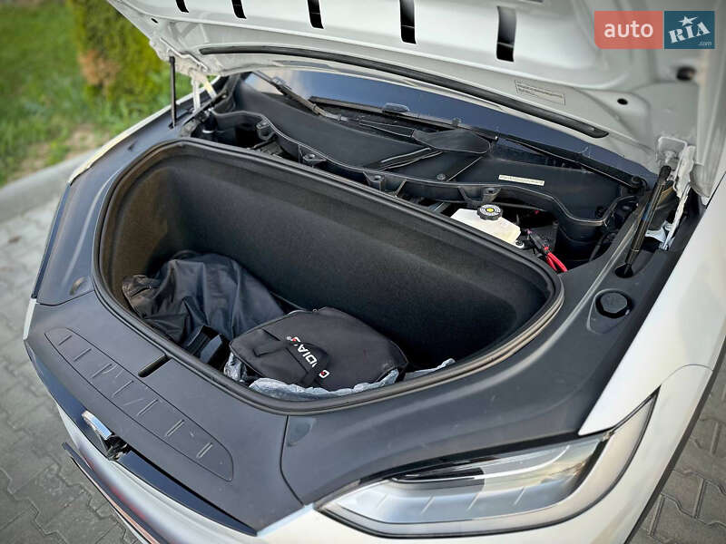 Позашляховик / Кросовер Tesla Model X 2022 в Мукачевому