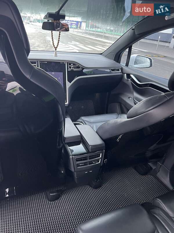 Внедорожник / Кроссовер Tesla Model X 2016 в Киеве