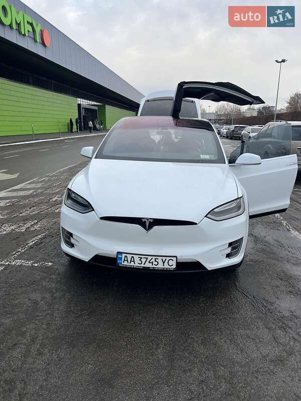Внедорожник / Кроссовер Tesla Model X 2016 в Киеве