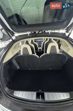 Внедорожник / Кроссовер Tesla Model X 2019 в Киеве