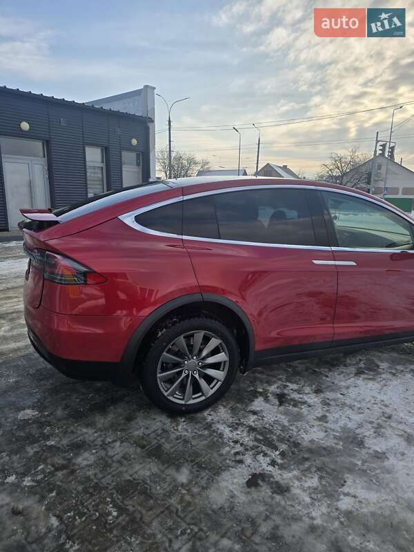 Внедорожник / Кроссовер Tesla Model X 2016 в Черновцах