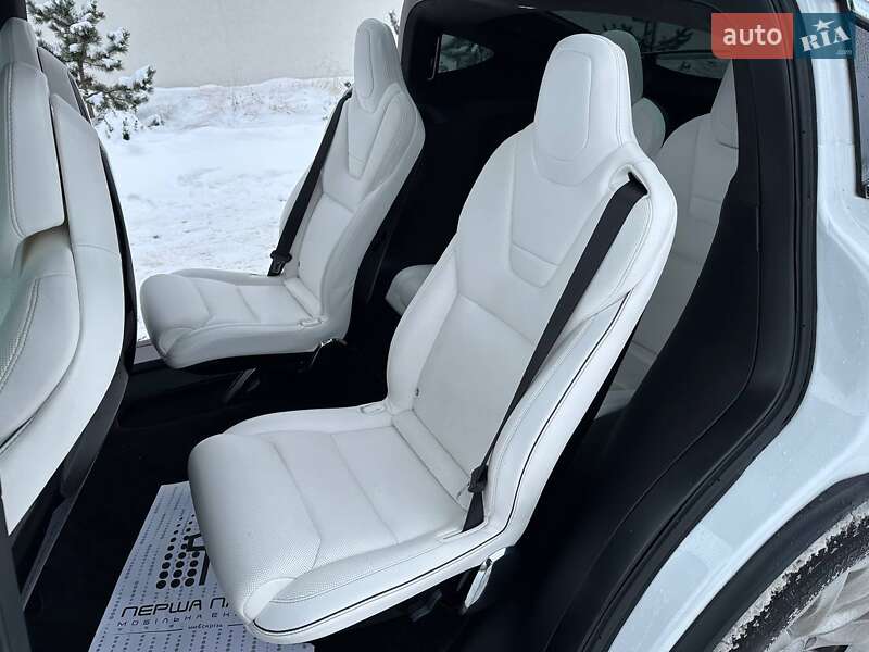 Внедорожник / Кроссовер Tesla Model X 2016 в Луцке фото 15 Внедорожник / Кроссовер Tesla Model X 2016 в Луцке