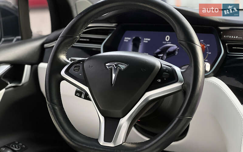 Позашляховик / Кросовер Tesla Model X 2018 в Львові