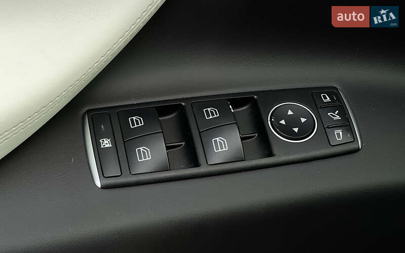 Позашляховик / Кросовер Tesla Model X 2018 в Львові