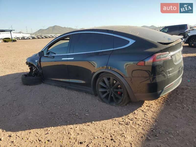 Позашляховик / Кросовер Tesla Model X 2016 в Києві