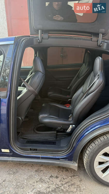 Внедорожник / Кроссовер Tesla Model X 2019 в Николаеве