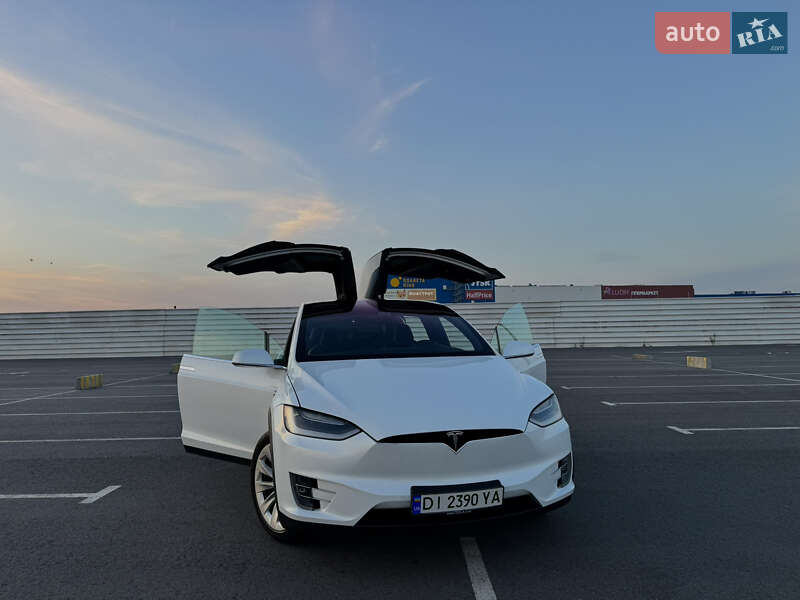 Позашляховик / Кросовер Tesla Model X 2018 в Львові