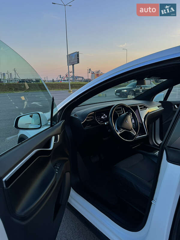 Позашляховик / Кросовер Tesla Model X 2018 в Львові