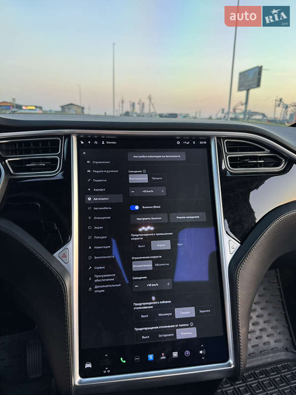 Позашляховик / Кросовер Tesla Model X 2018 в Львові