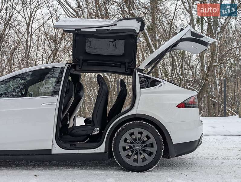 Внедорожник / Кроссовер Tesla Model X 2017 в Киеве фото 10 Внедорожник / Кроссовер Tesla Model X 2017 в Киеве