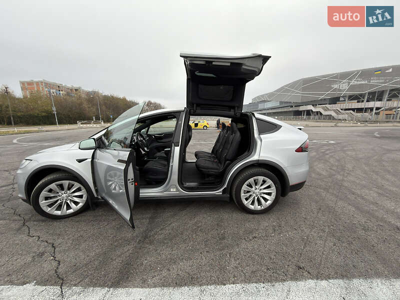 Внедорожник / Кроссовер Tesla Model X 2017 в Львове фото 38 Внедорожник / Кроссовер Tesla Model X 2017 в Львове