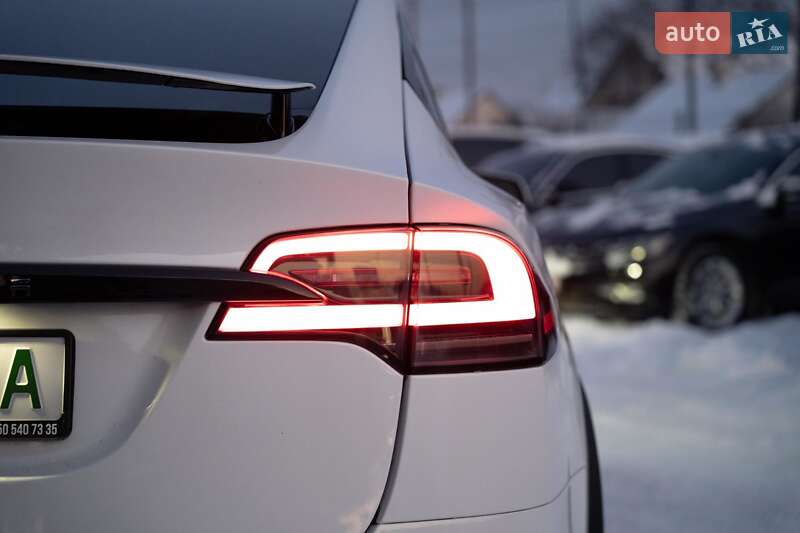Внедорожник / Кроссовер Tesla Model X 2023 в Черновцах