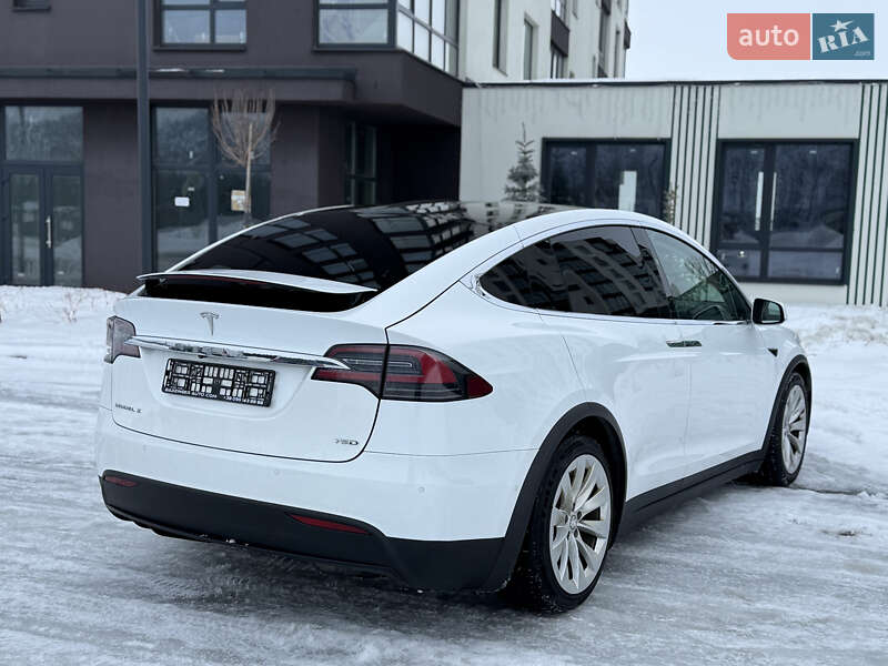 Внедорожник / Кроссовер Tesla Model X 2018 в Городке
