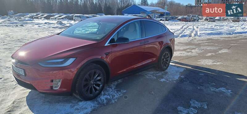 Позашляховик / Кросовер Tesla Model X 2017 в Львові